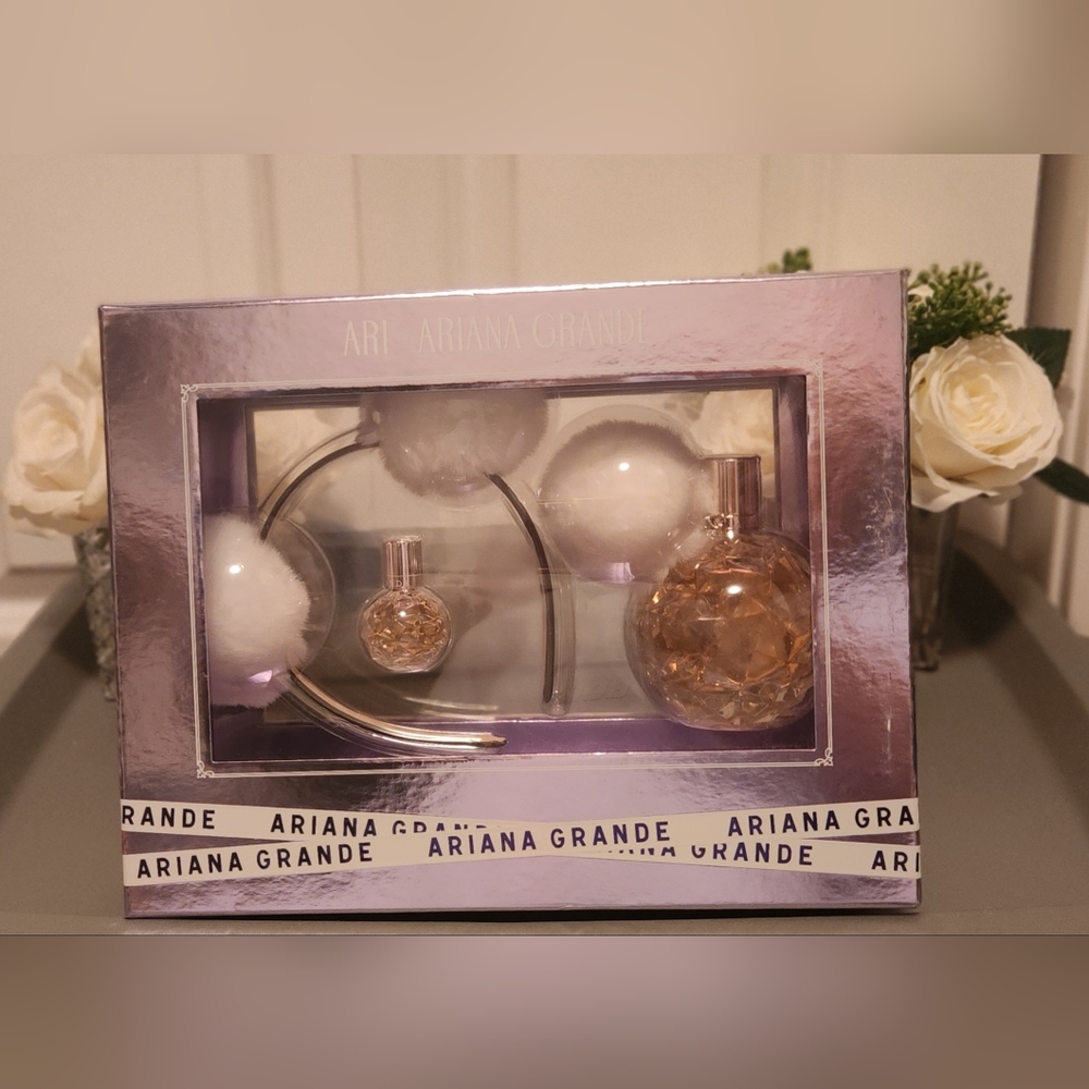 Ari by Ariana Grande EDP Perfume Gift Set with Pom Pom Headband;New & Never Used